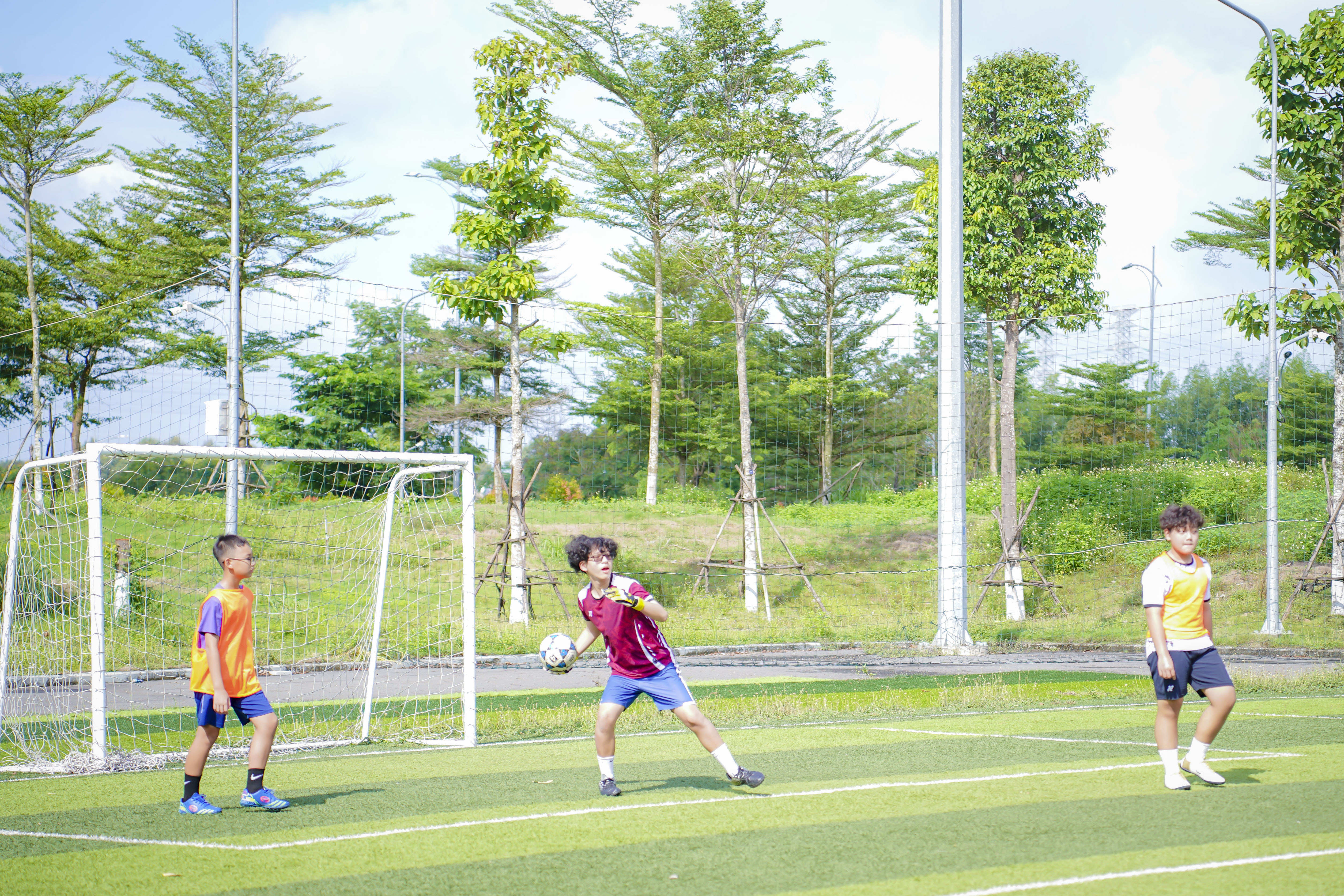 bong-da-Greenfield-School-2